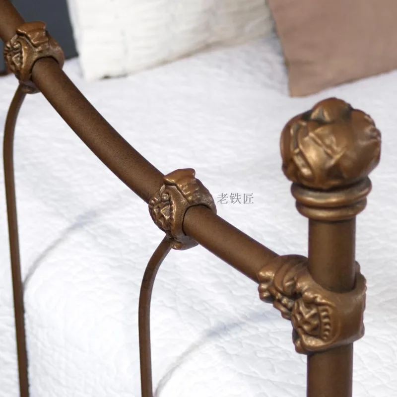 European wrought iron sofa bed single bed simple princess bed sitting and sleeping small apartment, can be customized push-pull