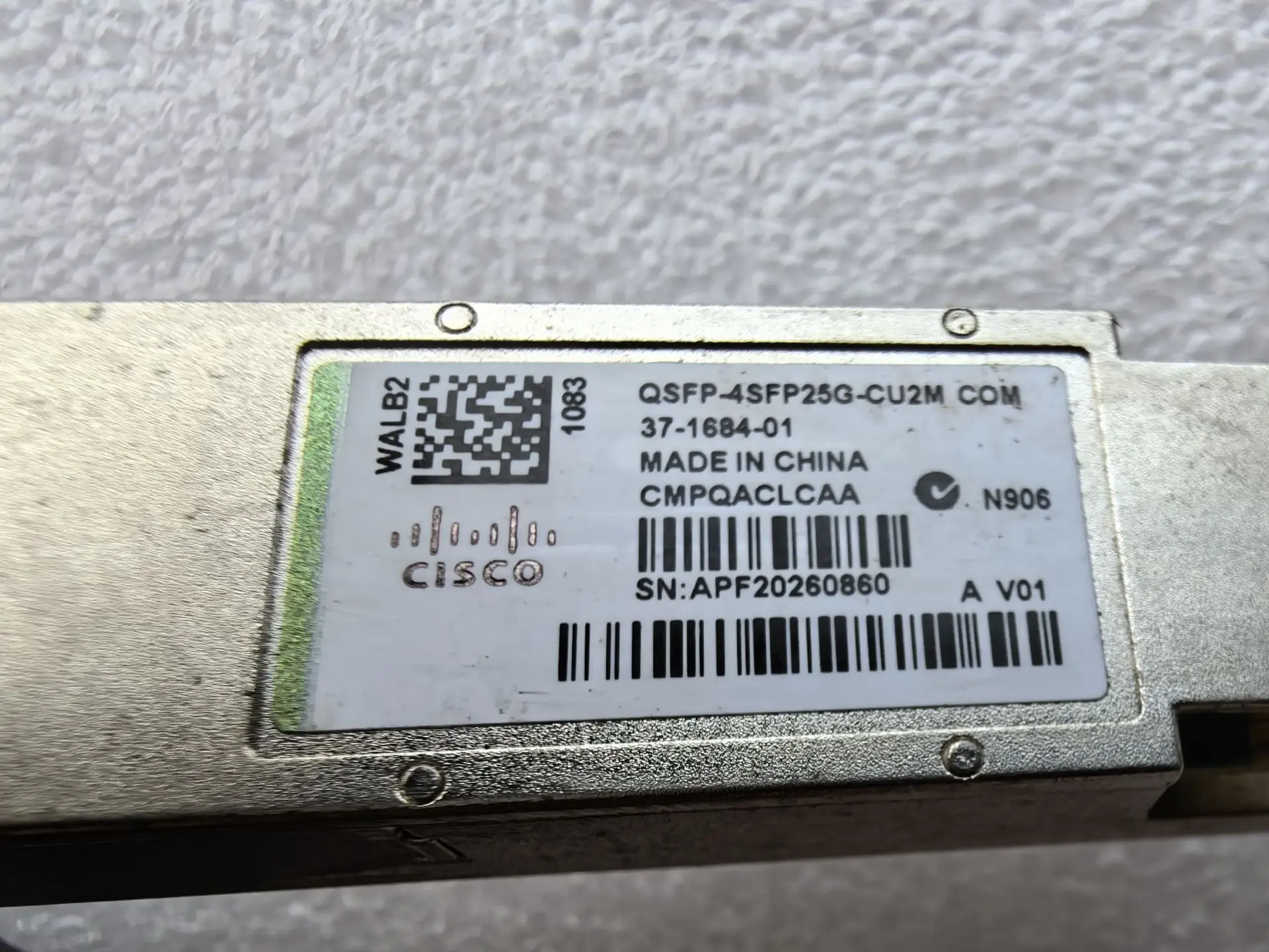 2M QSFP-4SFP25G-CU2M Cisco เข้ากันได้กับ QSFP28 100G ถึง4x25G สาย DAC SFP28