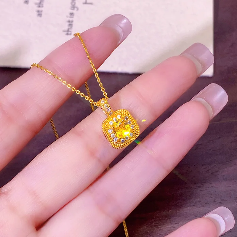 

Small cube sugar pendant necklace, 2026 new style, sand gold, exquisite and high-end, versatile, light luxury
