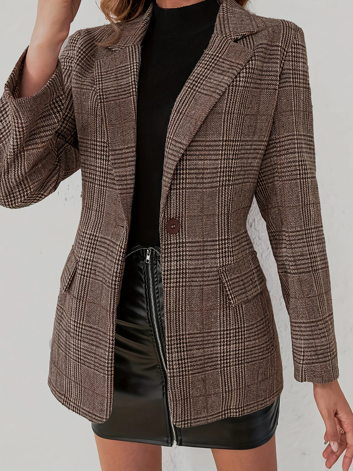 Einreihiger Damen-Blazer mit Farbblock-Karomuster und flachem Revers – Detail 3