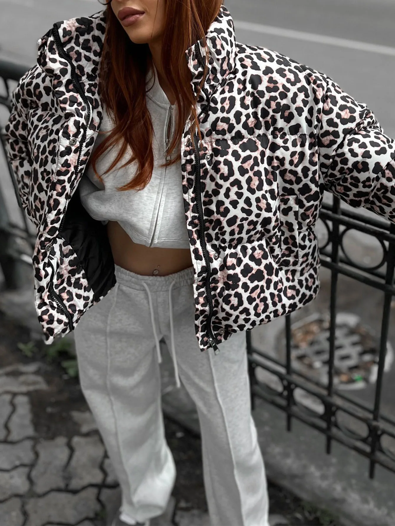 

Women's Leopard Print Coat Casual Long Sleeve Stand Collar Zipper Button Front Pockets Comfortable Fashion Autumn Winter