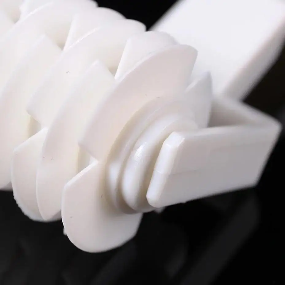 1 Pcs Baking Plastic Rolling Broaches Pie Pizza Knife Pastry Embossing Dough Rolling Process Home Kitchen Baking Tools