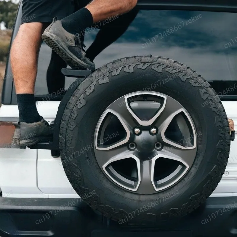 Car spare tire pedal climbing ladder, off-road vehicle equipment modification