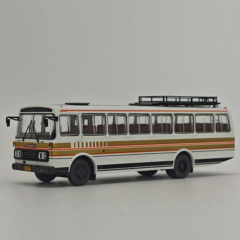 

1:64 Scale JT663 Long-distance Bus With Luggage Rack Simulation Alloy Bus Model Display Collectible Toy Gift Souvenir Decoration