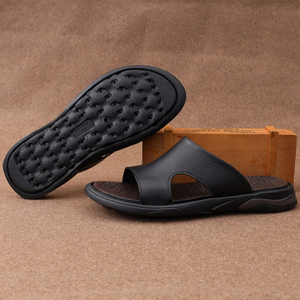 

New Summer Men's First Layer Cowhide Shoes Comfortable Premium Simple and Versatile Classic Slippers Casual Men's Beach Sandals