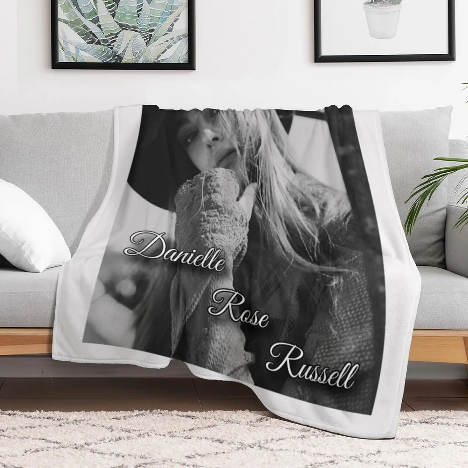 Danielle Rose Russell - Hope Mikaelson Throw Blanket