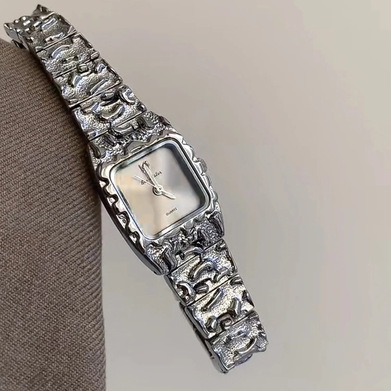 

Gorgeous And Exquisite Bracelet Watch With Retro Style, Classic Temperament, Fashionable And Light Luxury High-End Women'S Watch