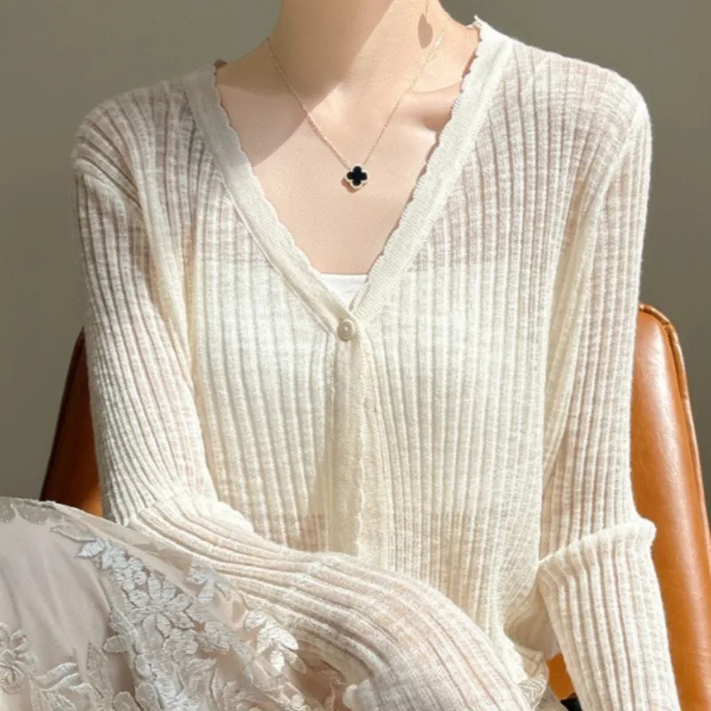 V-neck Thin Knitted Sweater Cardigan Women's Short High-waisted with A Skirt Halter Top A Shawl Black Smock　slim Cut　pure Color
