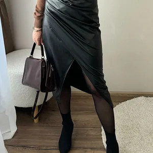 Damenleder Rock Midi High Taille Elegant Herbst Reißverschluss PU Front Schlampe Röcke schwarzer schwarzer falscher Lederrock für Frau gefaltet 10 Hauptverkauf PU -Rock - №8