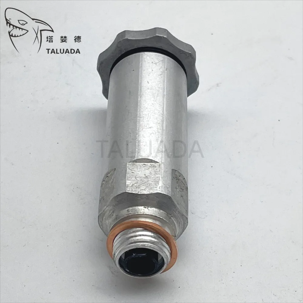 

Насос-помпа (праймер) для двигателей экскаваторов Komatsu 3TNE68, 3TNE74, 3TNV70, 3TNV76, 3TNV82A, 4TNE84, 4TNE88, 4TNV88