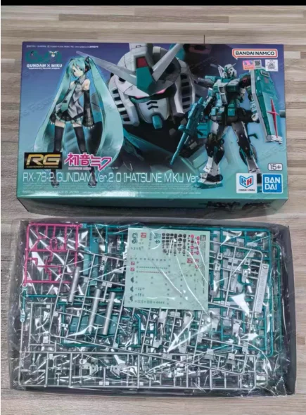 en-stock-authentique-bandai-rg-rx-78-2-gundam-ver20-hatsune-miku-collab-kit-de-modele-a-assembler-articule