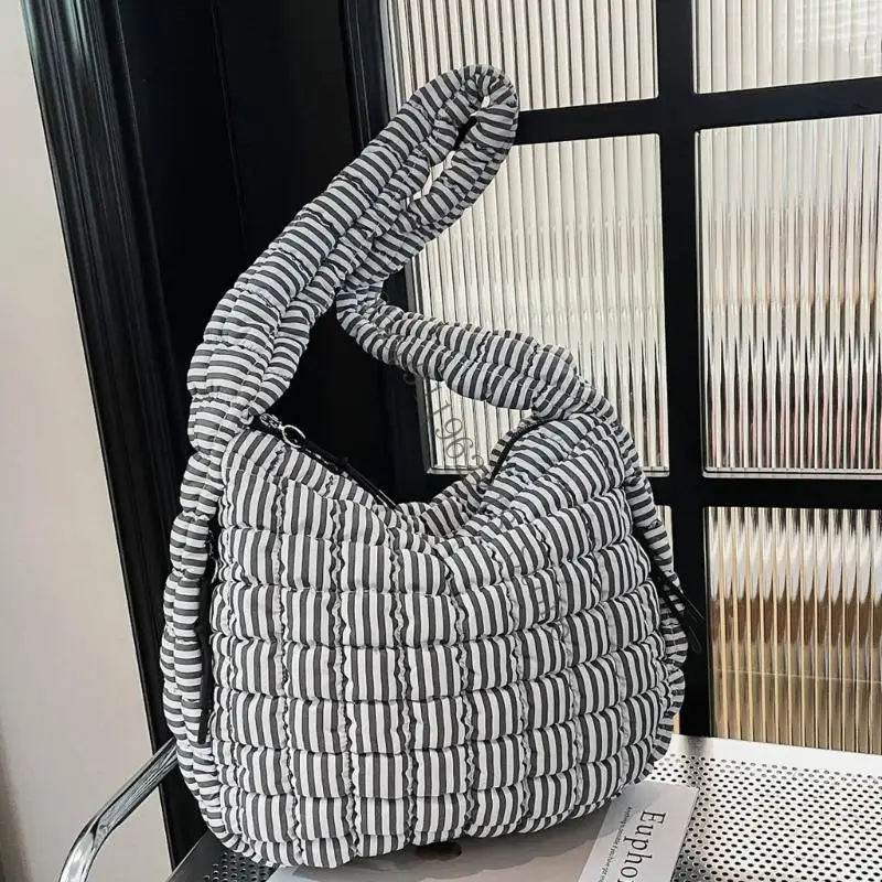 

Нейлоновая пуховая сумка для плеча стильные и просторные сумки для перекрестного телеви для студента 066f