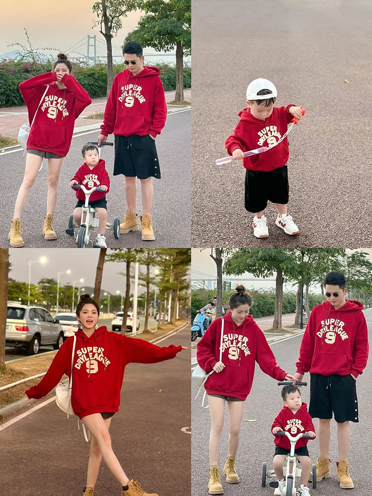 A family of three hundred days climb high-end fried street mother and daughter embroidered sweater trend