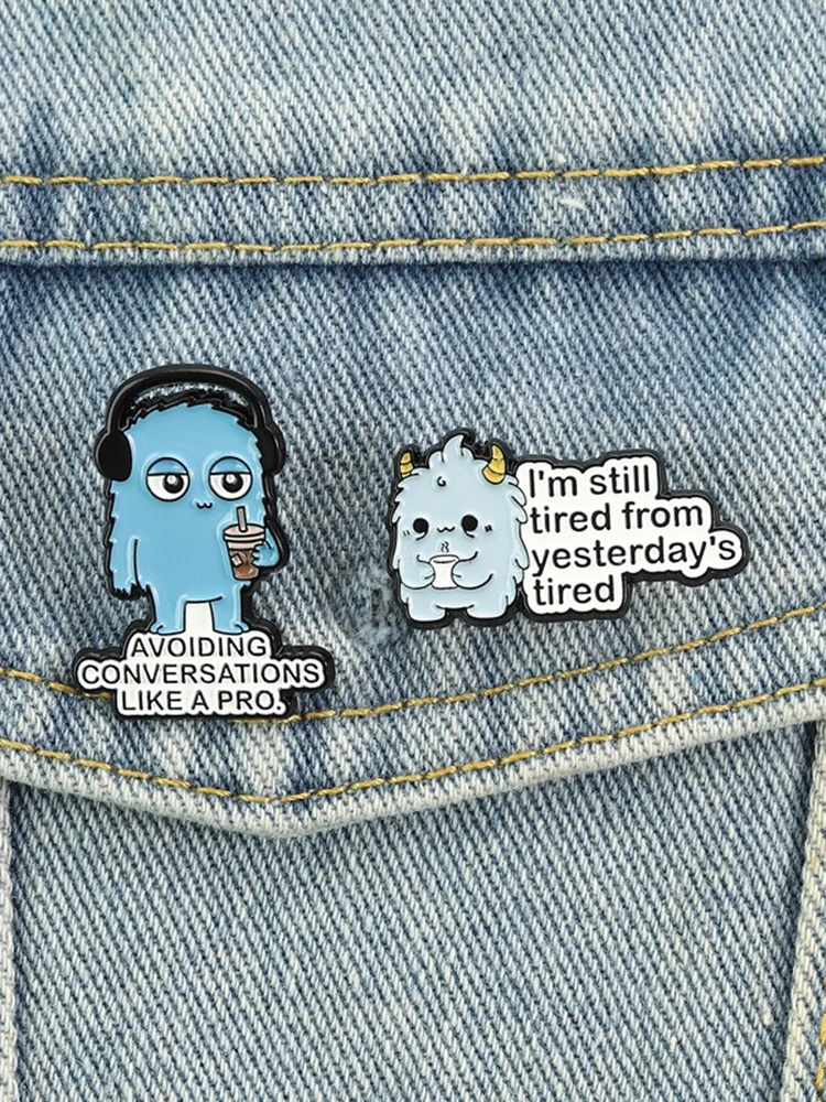 Emaille-Anstecknadeln „Introvert Mood“, Broschen mit Cartoon-Tieren, Anstecknadel „Immer noch müde von gestern“, müder Schmuck, Geschenk für Freunde