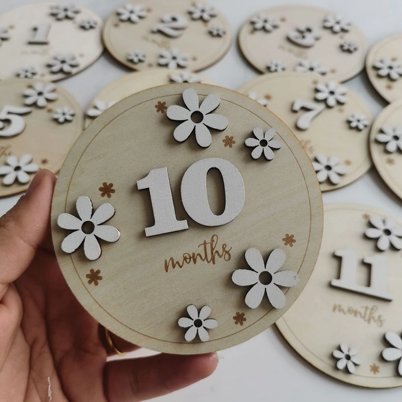 daisy Flower Baby’s First Year Wooden Baby Milestones Interchangeable Milestone Card