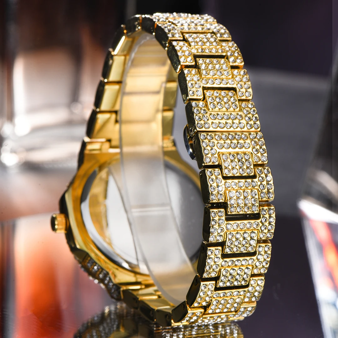 Reloj helado de lujo para Hombre, Reloj de pulsera dorado de acero inoxidable a la moda, joyería ostentosa de diamantes de Hip Hop, Reloj para Hombre