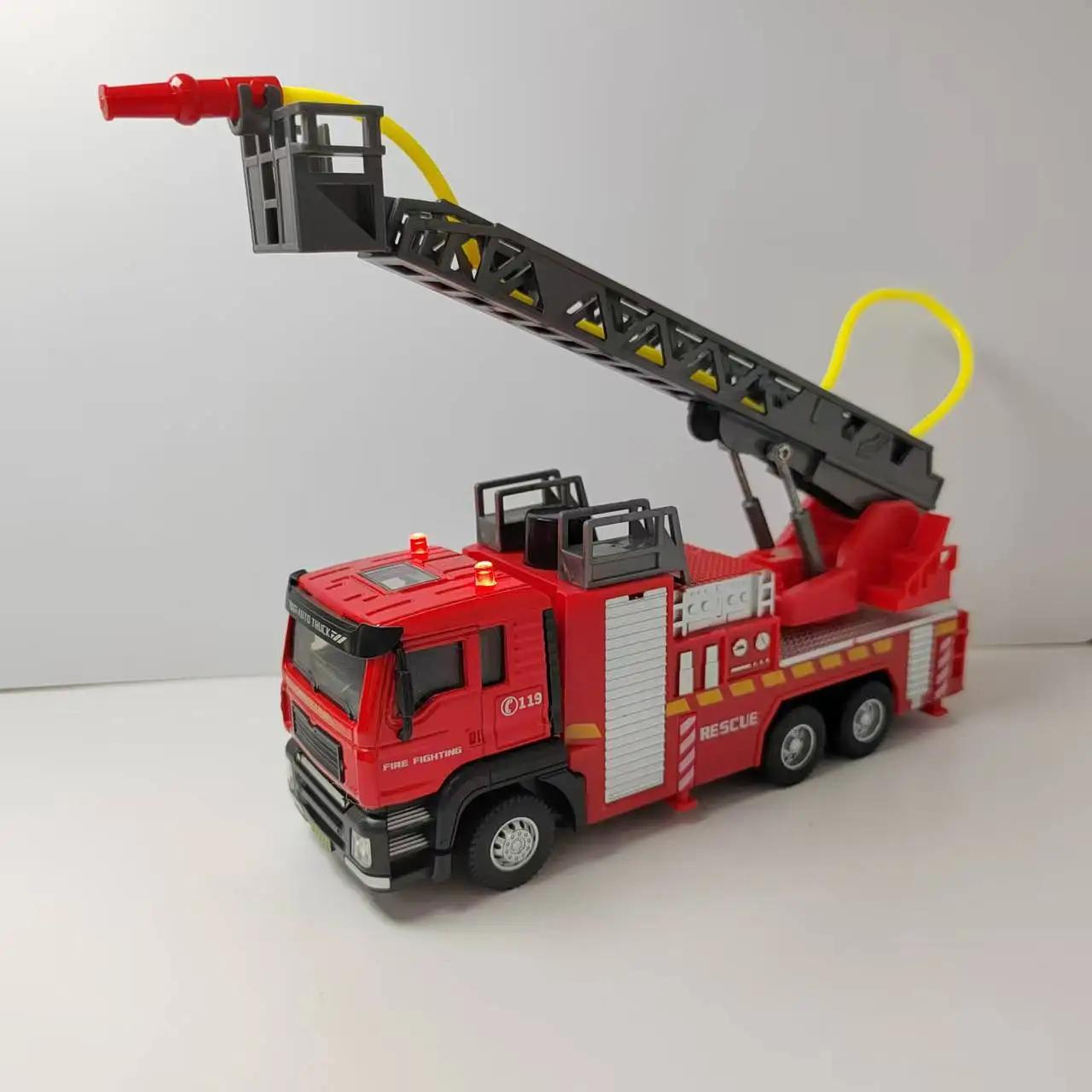 1:50 Model Truck Toy Diecast Cloud Ladder Water Tank Fire Truck Alloy Engineering Vehicle Water Spray Sound Light Toys Boy Gift