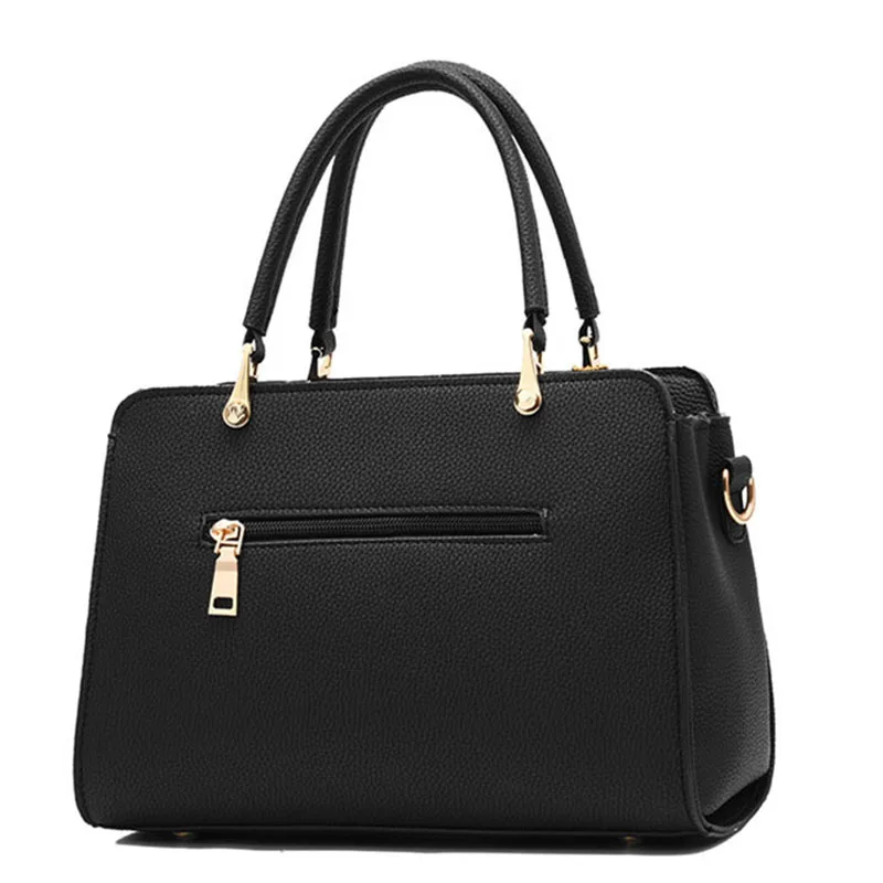 Bolsa Ombro Feminina 2025 Luxo Quadrada - usage example