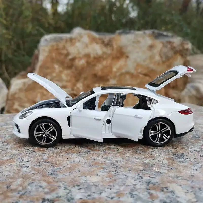 1:32 Porsche Panamera Handmade Metal Simulation Car Model For Model Car Simulation Vehicle Children's Boy Toy Car