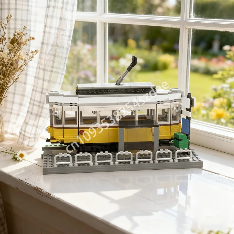 

598pcs MOC Old Budapest Tram Cityed Model Building Blocks Toy Construction Assemble Idea Education Christmas Gifts Kids Birthday