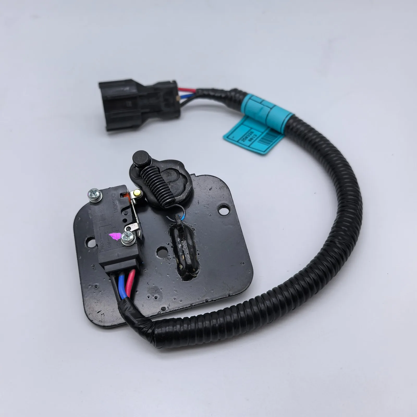 Genuine Product DX140 DX220 DX225 Micro Switch Bracket Assembly 195-02868C 195-02868