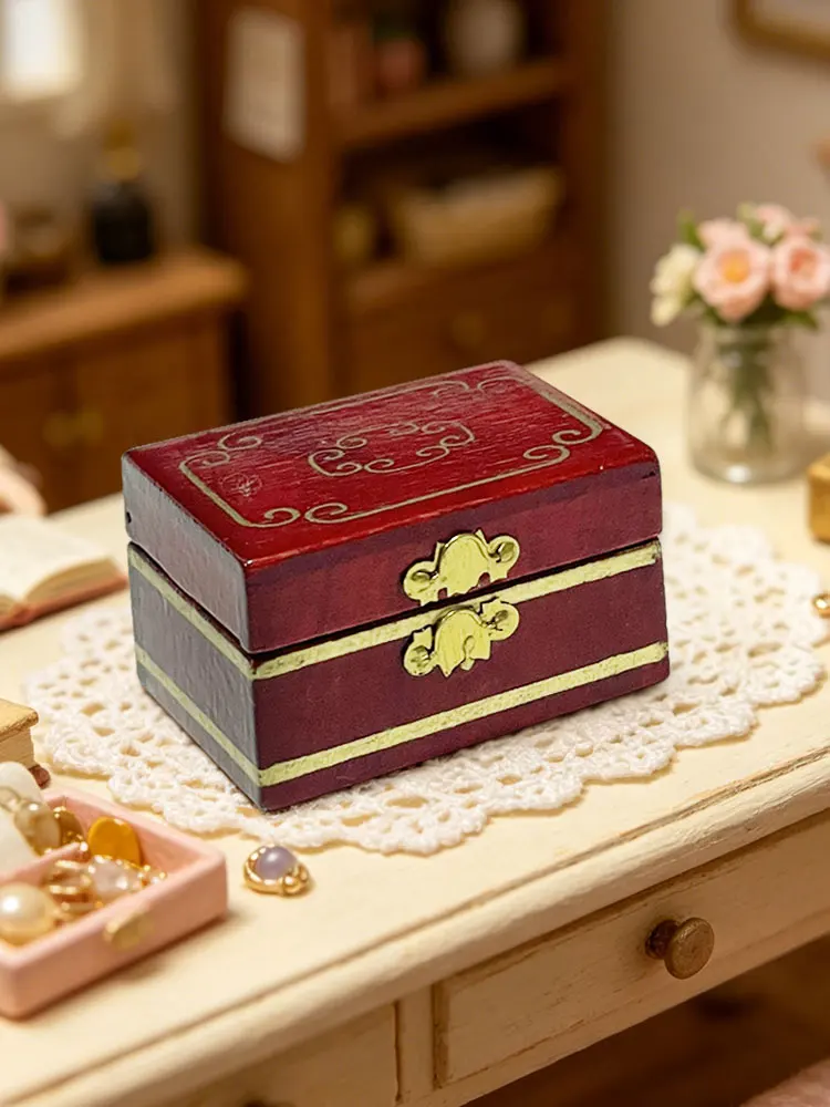 1: 12 Dollhouse Mini Wooden Retro Jewelry Box Simulation Miniature Retro Accessories Room Jewelry Scene Model