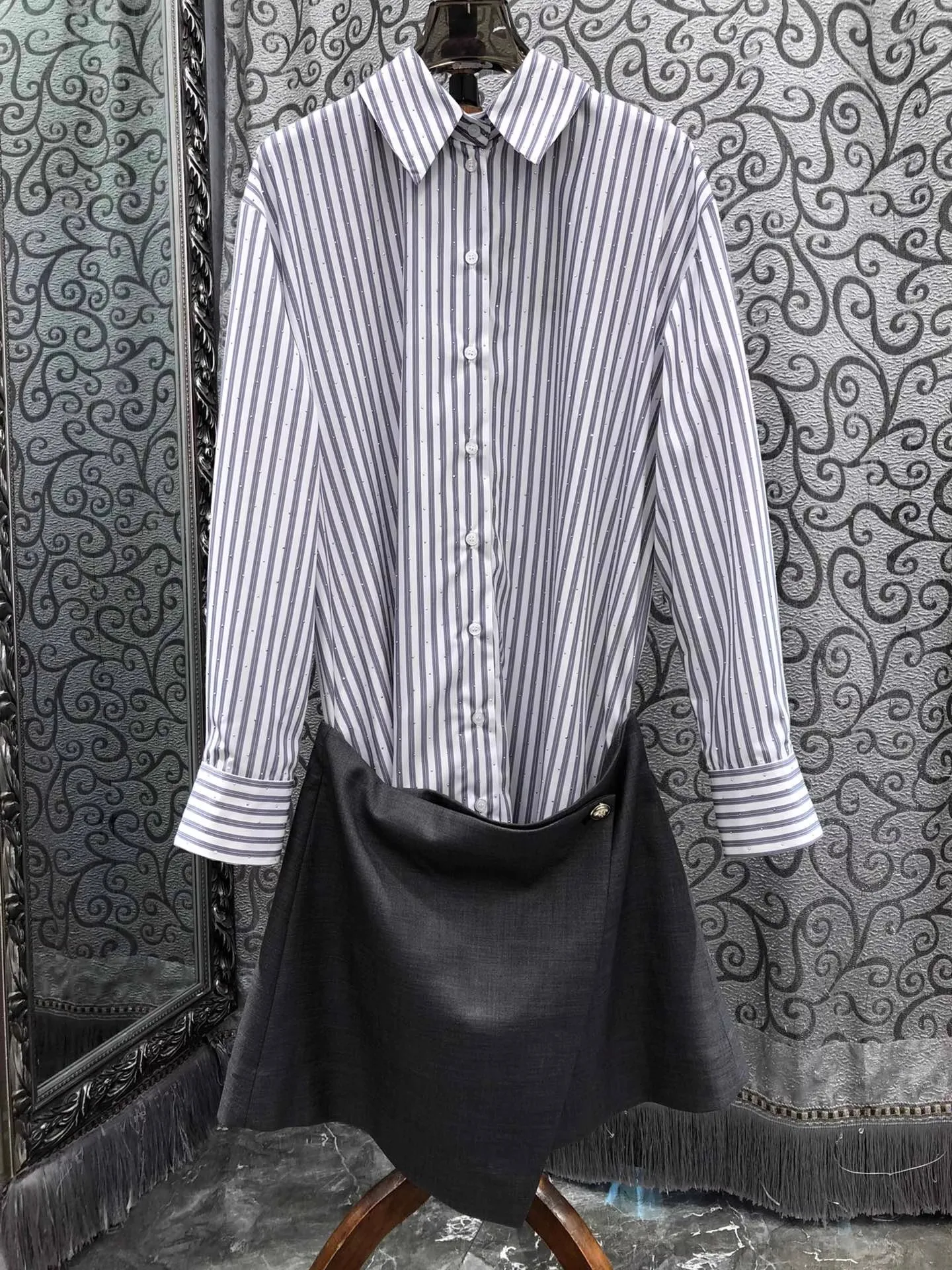 

New Arrival Skirt Suits 2025 Autumn Fashion 2pc Set Lady Turn-down Collar Beading Deco Long Shirts+Grey Mini Skirt Sets Casual