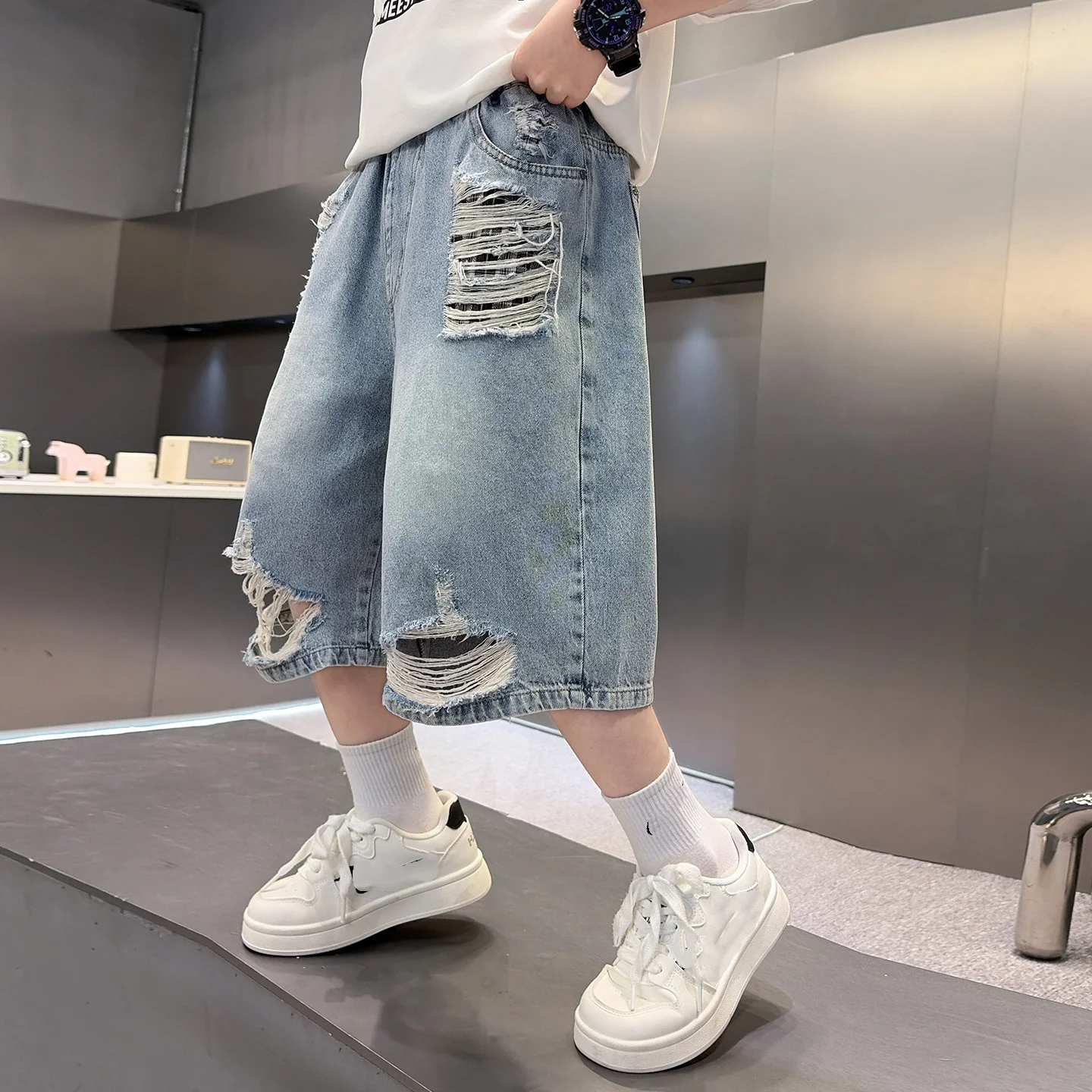Kids Boys Cool Stylish Street Design Denim Shorts with Holes Knee Length Capris Fashion Broken Destroyed Children Wear