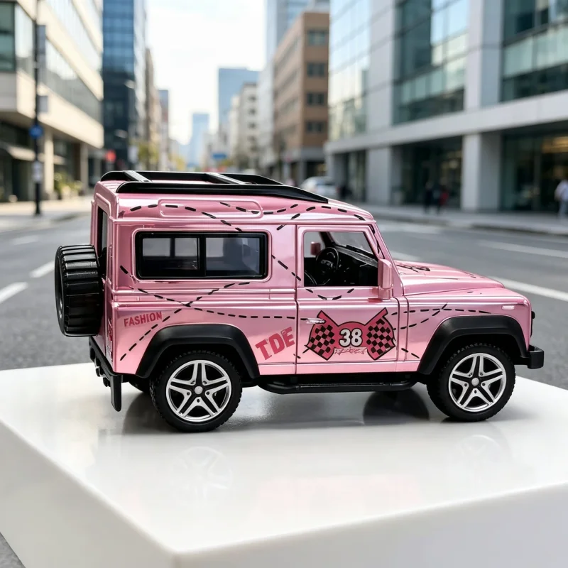 1/36 Pink Trend Paint Off-Road Alloy Car Model, Can Open Door Return Alloy SUV Toy, desktop Collection Decoration Gift