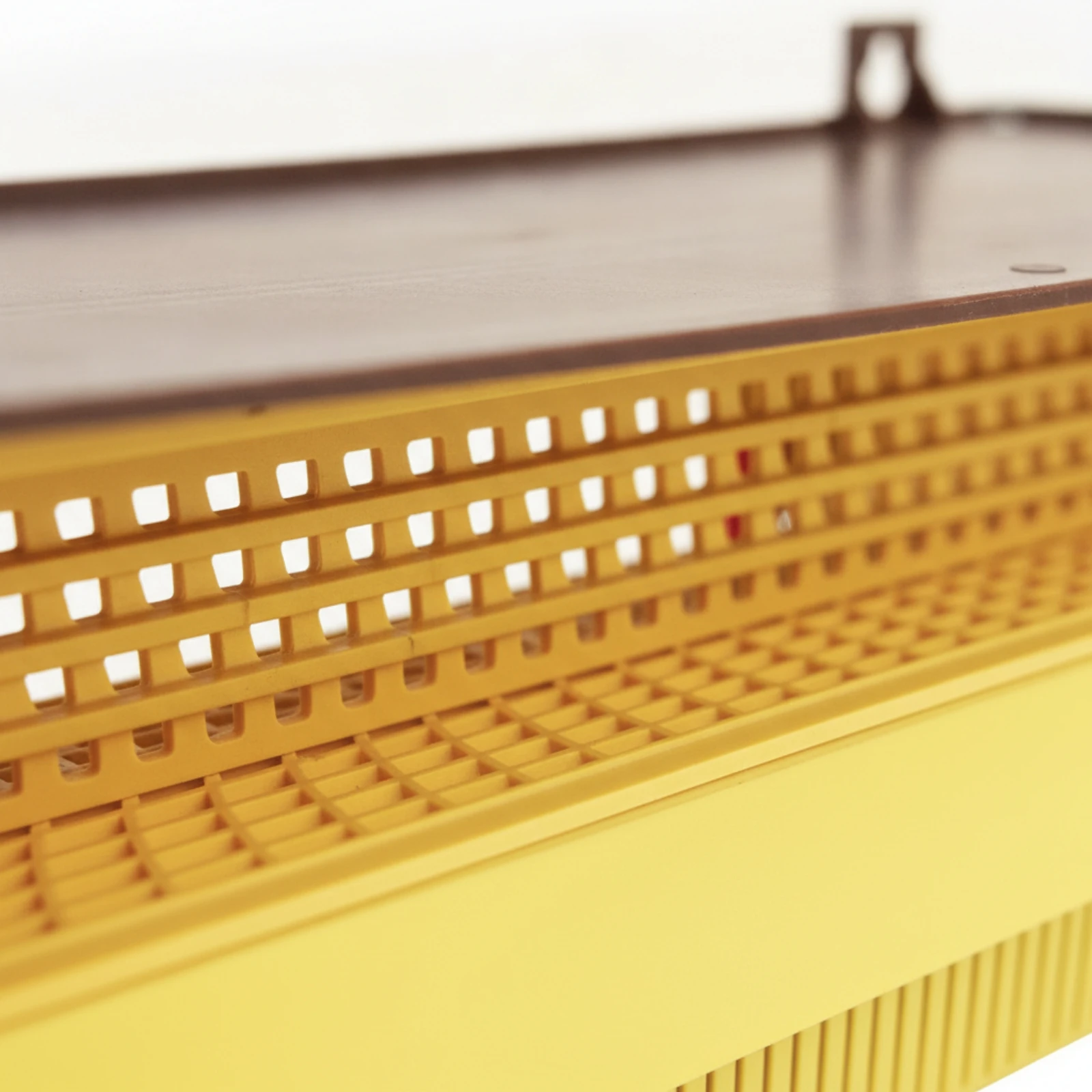 Pollen Collector Box Plastic Pollen Collector with Collection Tray Beekeeping Equipment Removable Ventilated for Beekeepers view 5