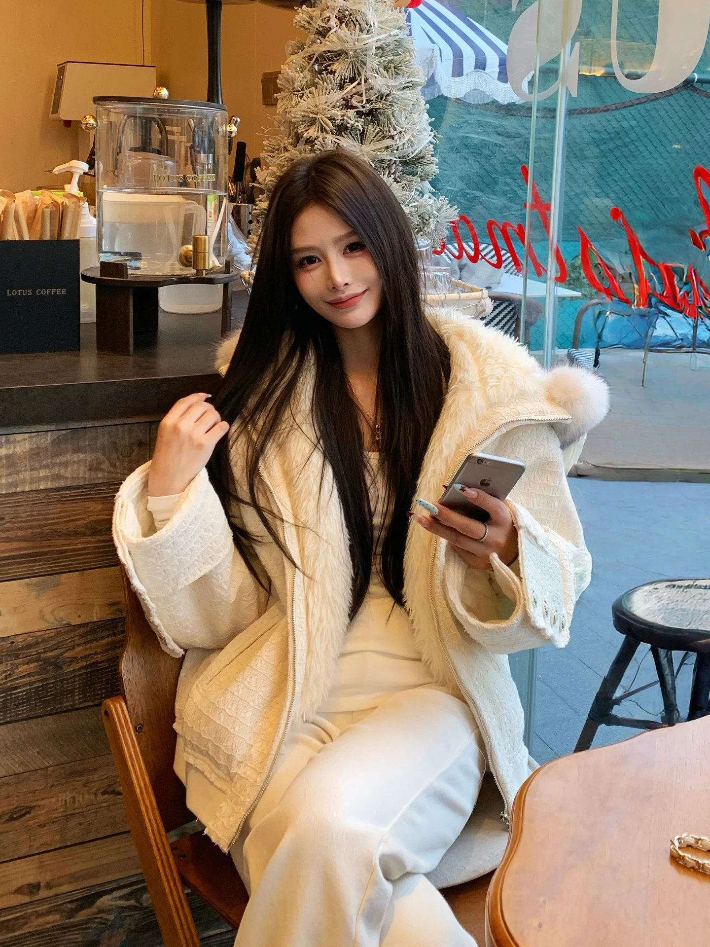 

Женская зимняя куртка с капюшоном и воротником из искусственного меха, теплая, из смесового полиэстера и хлопка, в корейском стиле, модная