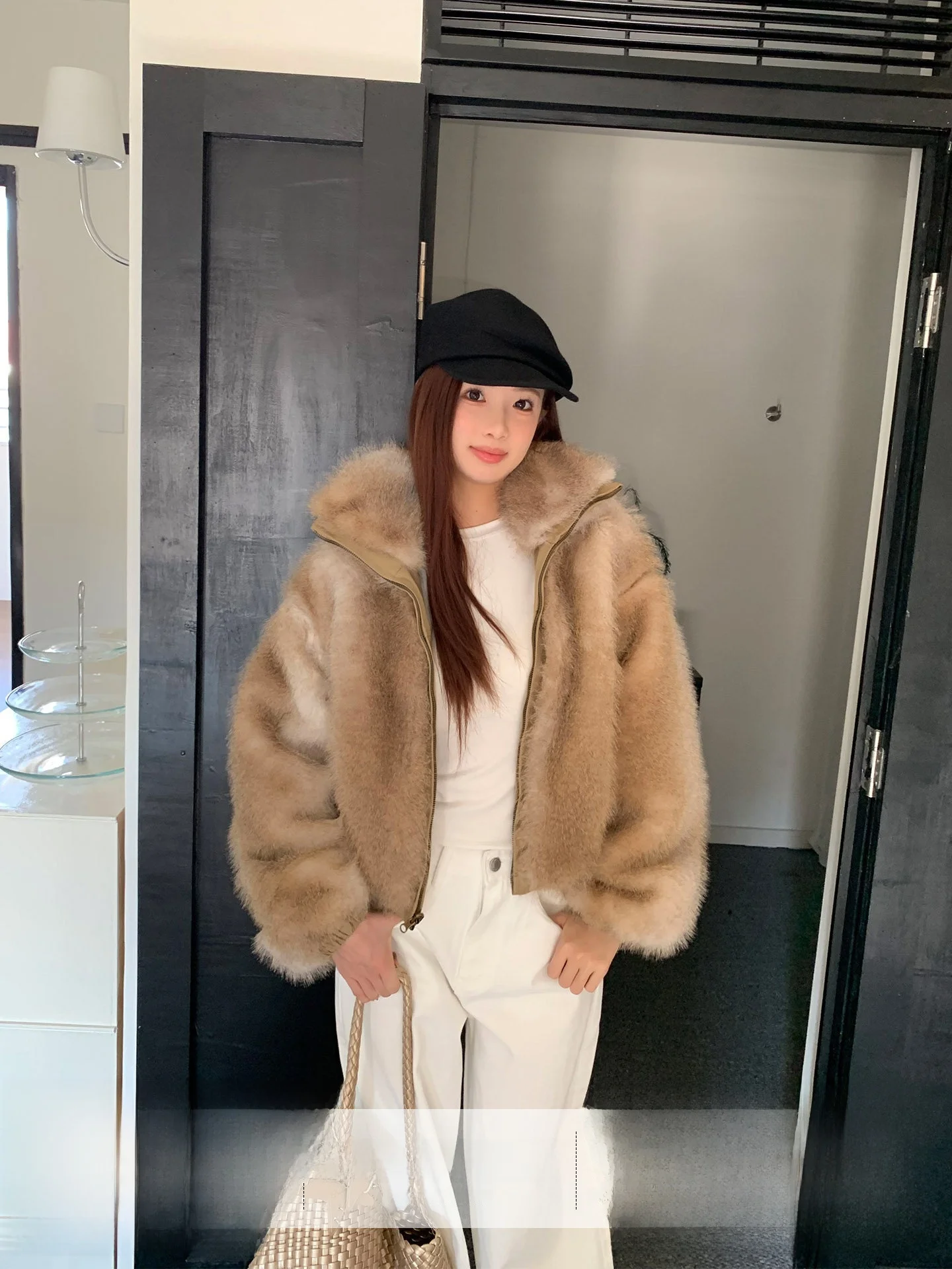 

Экологичная двусторонняя утепленная зимняя куртка для женщин Orange Tree: Куда же она превращается в такую красивую! Меховая верхняя одежда для поездок на работу, на молнии.