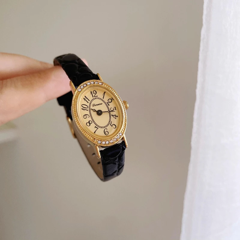 Vintage Oval Women's Quartz Watch Gold Roman Numeral Dial Delicate Leather Waterproof Clock Luxury Women's Watch