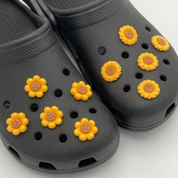 Breloques de chaussure de tournesol de dessin animé mignon pour les filles, pantoufles de bricolage, accessoires de décoration de sabots, cadeau pour les enfants, mode, 10 pièces