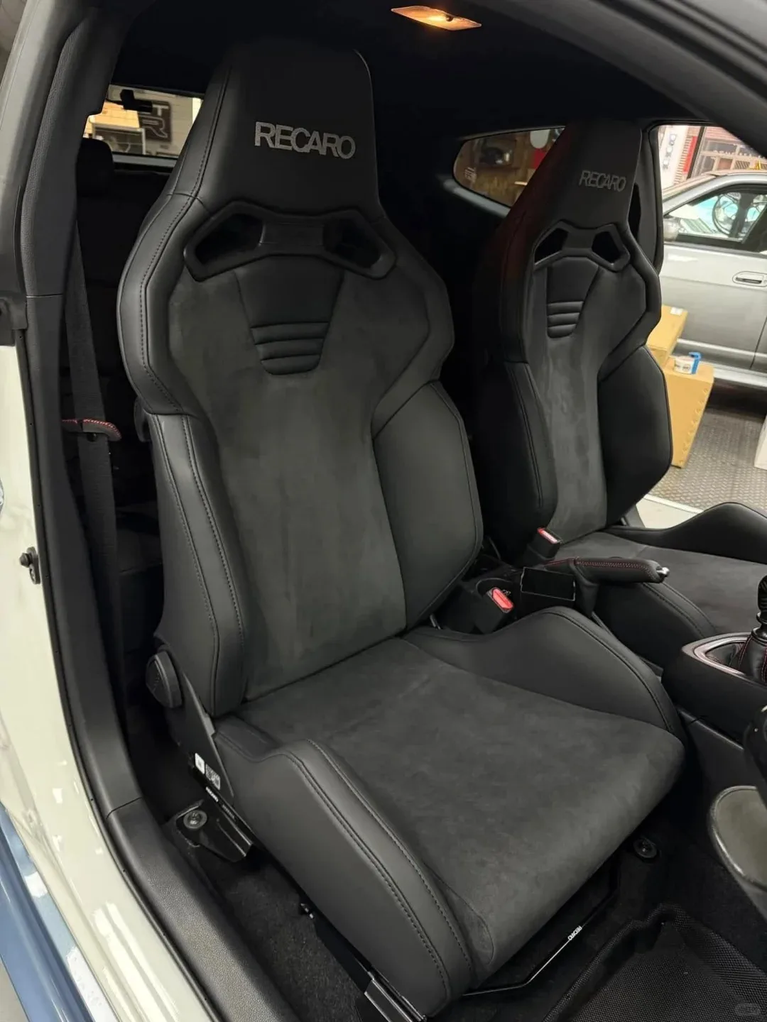 JIABEIR 1039RTF Universal Sportster CS Black Leather with Suede Fiberglass Back Bucket Racing Seats  a pair