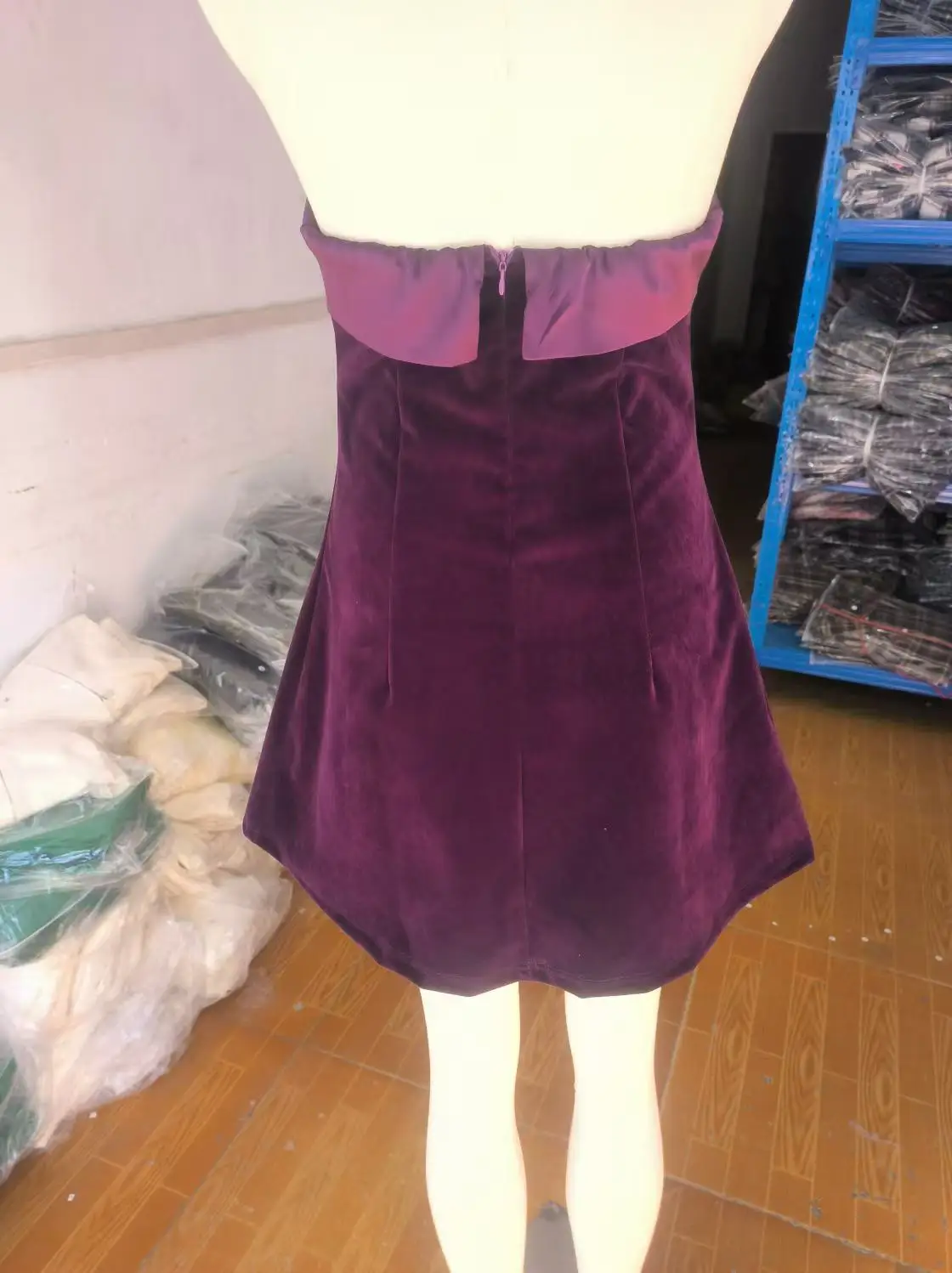 2026 Winter neue Damenmode sexy, auffälliges, rückenfreies, schulterfreies Tube-Top-Kleid für Frauen – Detail 3
