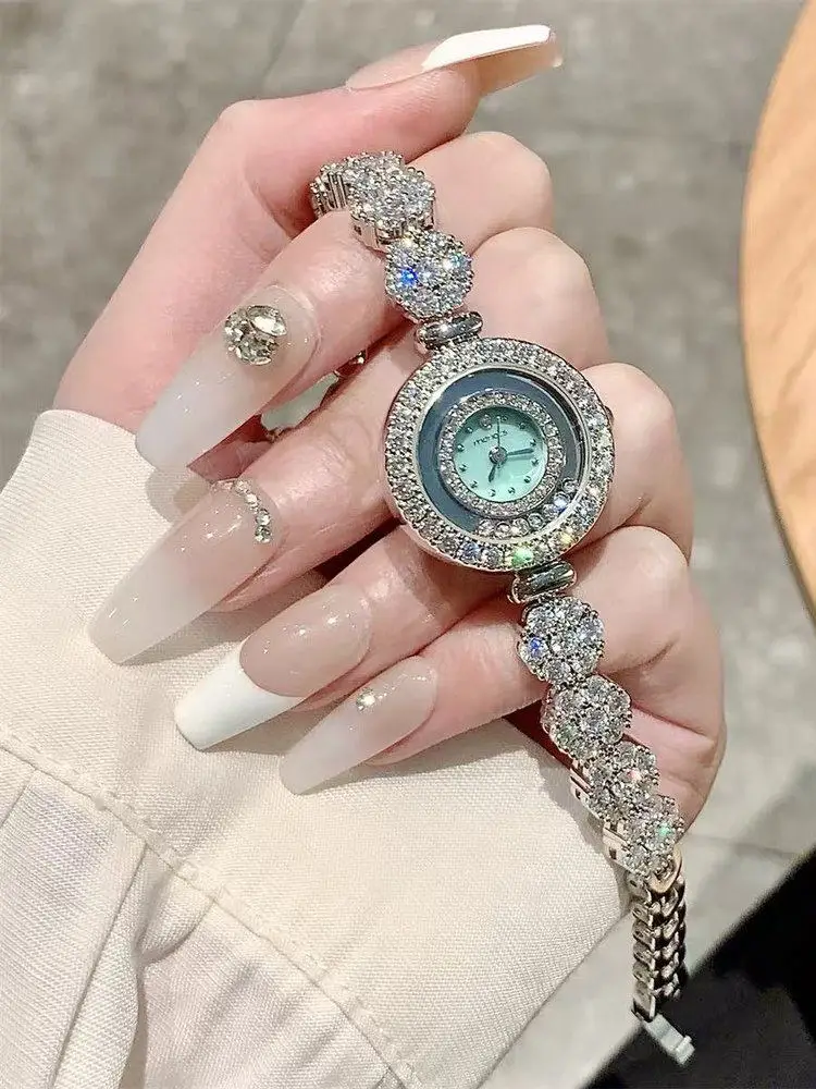 Nuovo orologio da donna elegante ed elegante Orologio da polso da donna artistico piccolo e squisito Orologio in acciaio inossidabileAccessori per orologi.