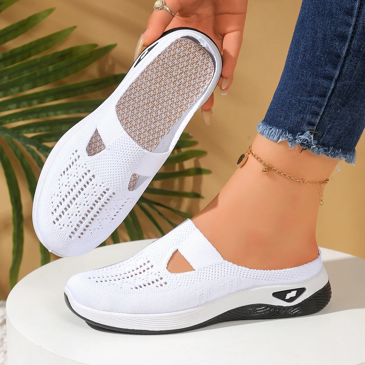 

Women shoes Convenient and comfortable at home, one foot with a vent and half slipper women's summer shoes free shippiing shoes