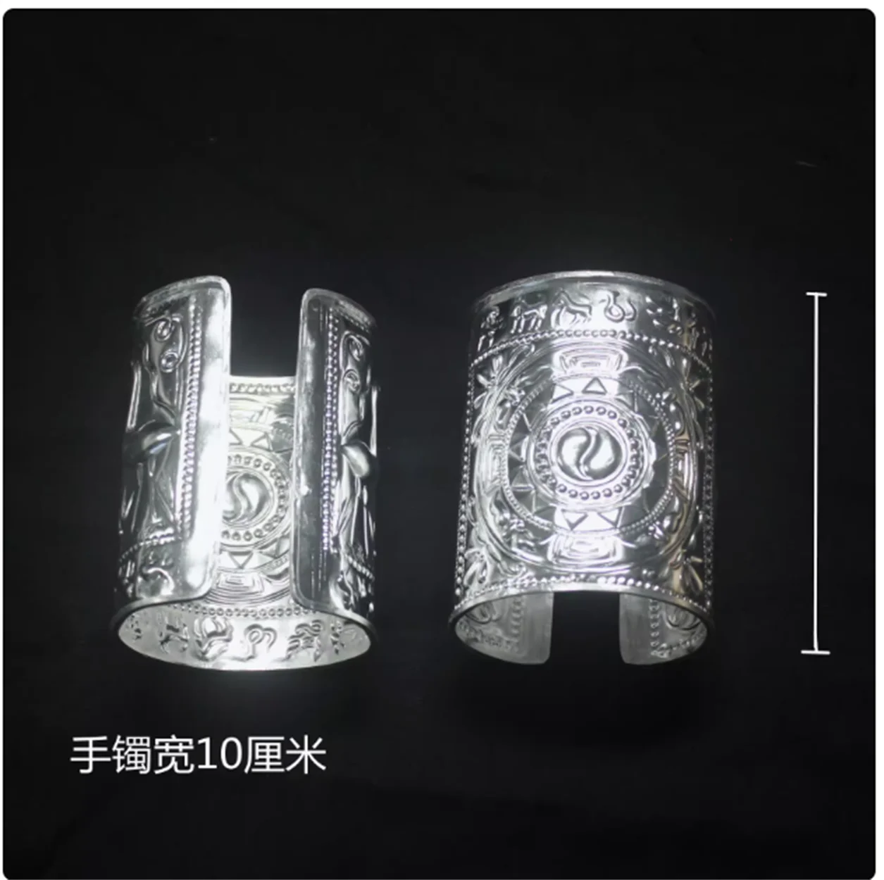 

Серебряный браслет Miao Jewelry
