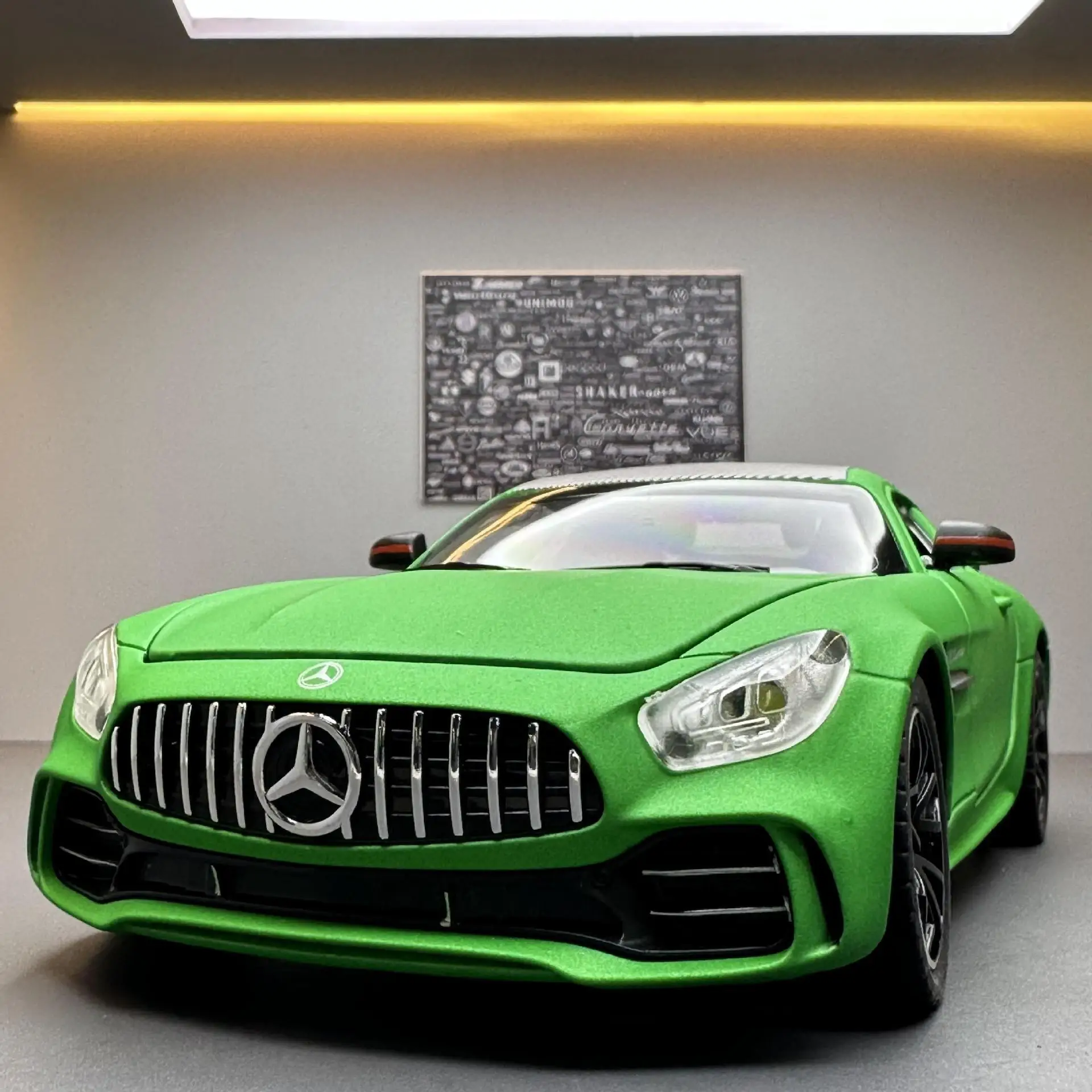 1:24 Mercedes-Benz AMG GTR Sports Alloy Car Model Metal Diecast Toy Car Modification Simulation Sound & Light Gift For Boy