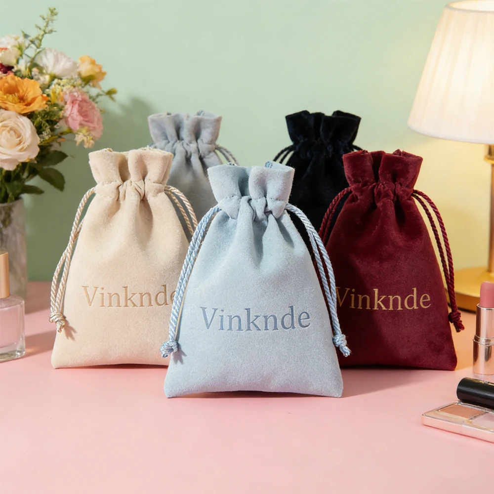 

100 шт./лот персонализированный логотип из микрофибры упаковка для ювелирных изделий подарок бархатная сумка на шнурке серьги сумка для хранения органайзер для путешествий