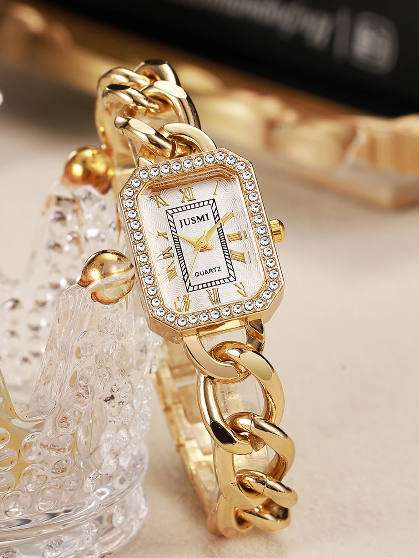 سوار كوارتز مربع عصري وفاخر لساعة نسائية لهدايا عيد الميلاد وعطلات الهالوين