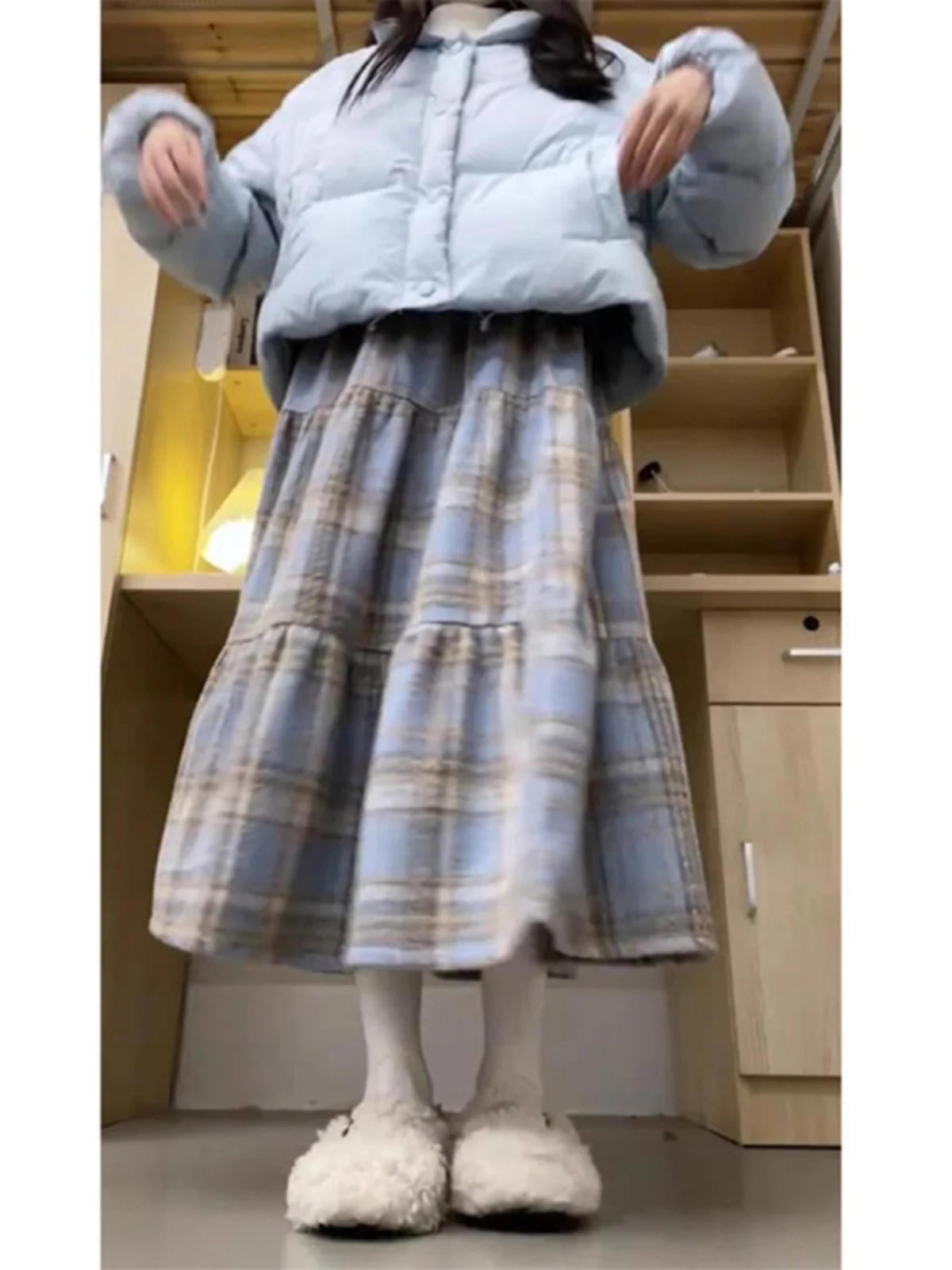 

Retro Plaid Splicing Woolen A-Line Skirt Women's Winter 2025 New High Waist Slimming Versatile Cake Skirt INS Sle