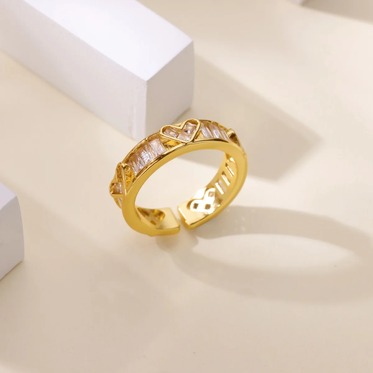 

Fashionable Heart Square Zircon Rings For Women 18K Gold-plated Copper Open Rings Eye-catching Finger Jewelry Accessories