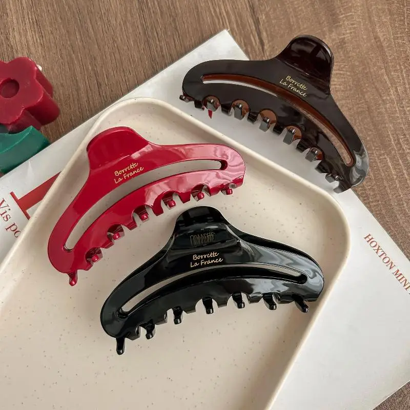 【K】French Acetate Letter Gold Label Hollow Shark Clamp Women's Hair Accessories Elegance Hair Clip Stylish Hair Accessories view 5