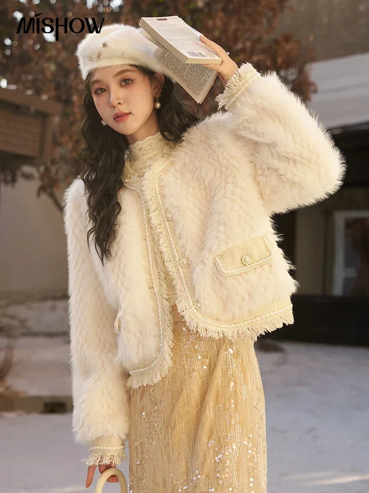 MISHOW Winter Short Faux Fur Coat Women Fluffy Tassel Patchwork Fur Integrated Jackets Thick High Quality Outerwear MXC52W0226