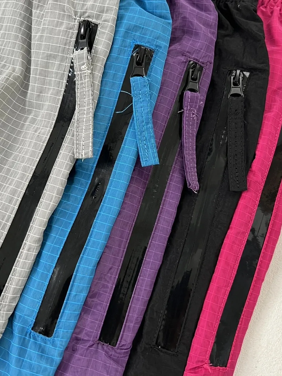 Quick Dry Lightweight Waterproof Nylon Shorts Outdoor Commuting Durable Zipper Fabric Checkered Pattern Shorts for City Walk