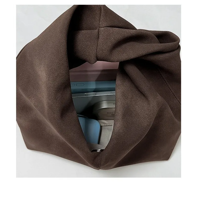 CEEKAY Wildleder-Handtasche im Hobo-Stil mit Perlenanhänger, Metallring, dünnem Riemen, vielseitig einsetzbar für den Alltag, Pendeln und Freizeit, große Kapazität – Detail 2