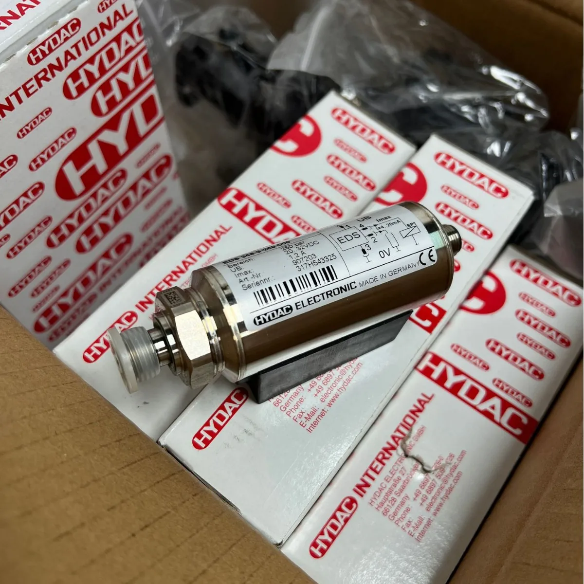 

This high-precision pressure sensor is designed for industrial automation, hydraulic systems,/EDS3446-2-0400-000