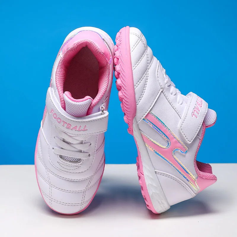 Hot Selling Outdoor Professional Childrens Football Shoes Ankle Protection Comforta Sports Shoes Track and Field Racing Spikes